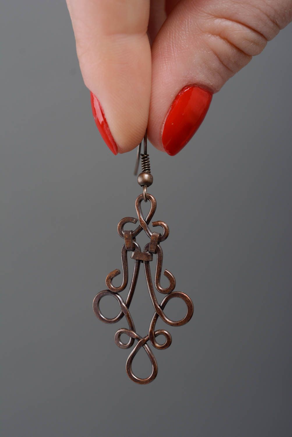 Lange schöne handgemachte Ohrringe aus Kupfer Wire Wrap foto 3