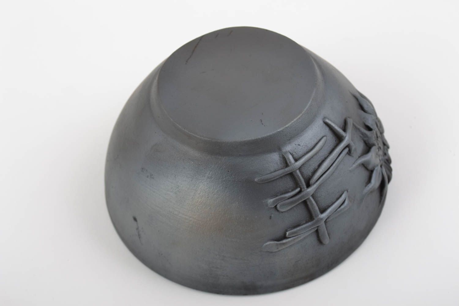 Escudilla de cerámica negra ahumada artesanal estilosa bonita de 500 ml de autor foto 4