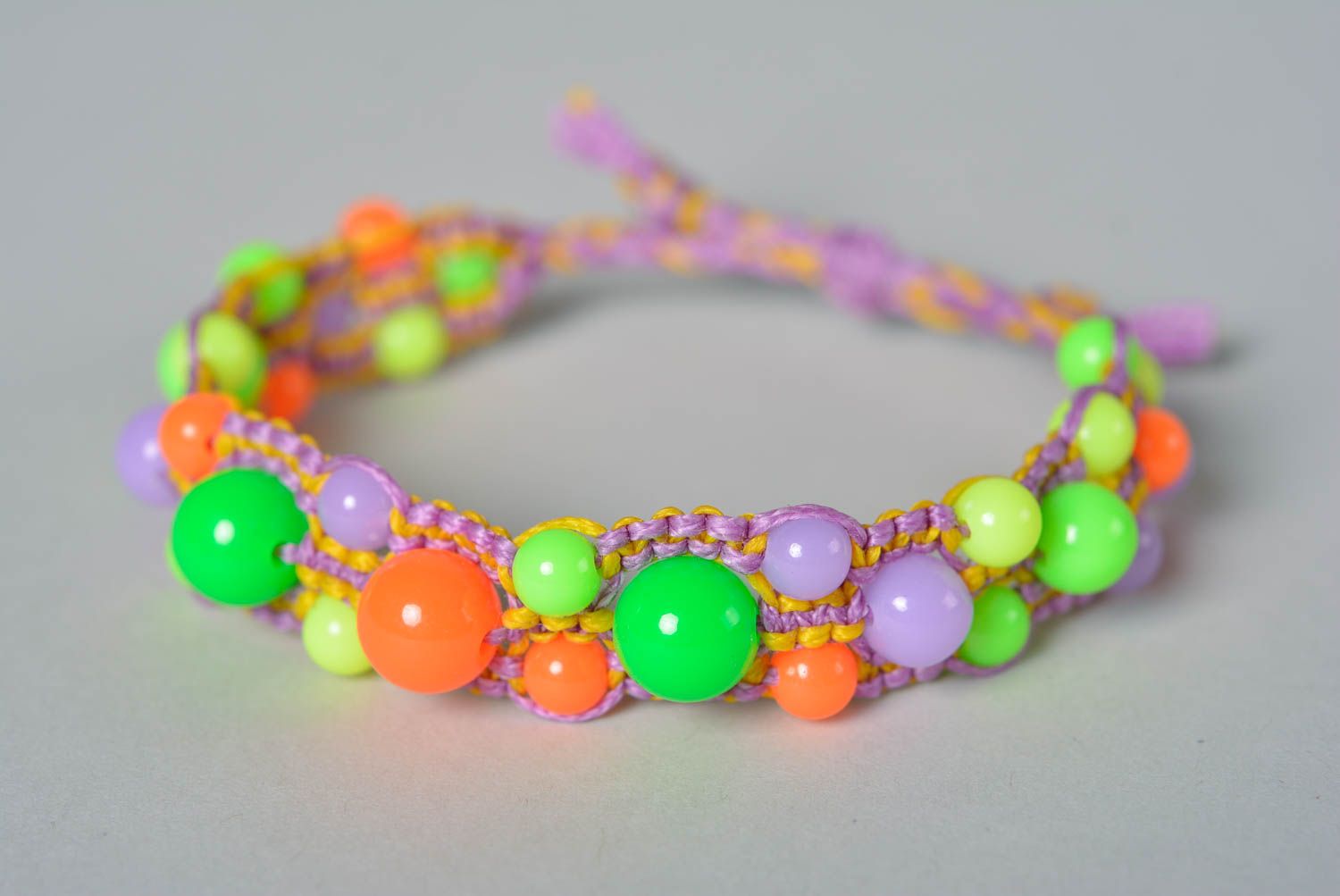 Bracelet macramé Bijou fait main multicolore fils perles fantaisie Cadeau femme photo 4