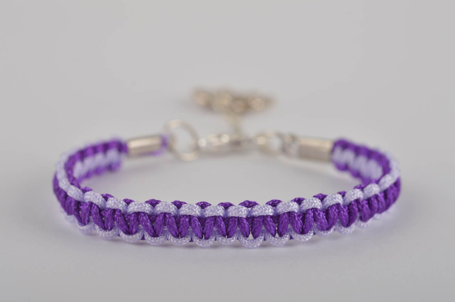 Handmade Textil Armband in Violett Designer Schmuck Accessoire für Mädchen foto 4
