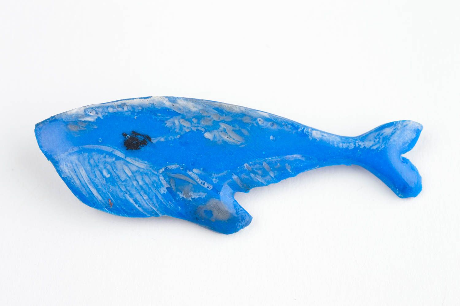 Украшение ручной работы брошь из полимерной глины женская брошь Синий кит фото 3