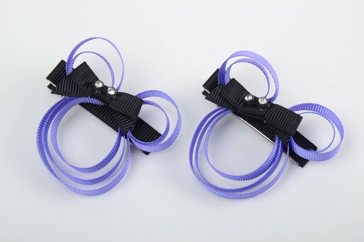 Set of 2 handmade volume decorative violet rep ribbon hair clips with rhinestones photo 2