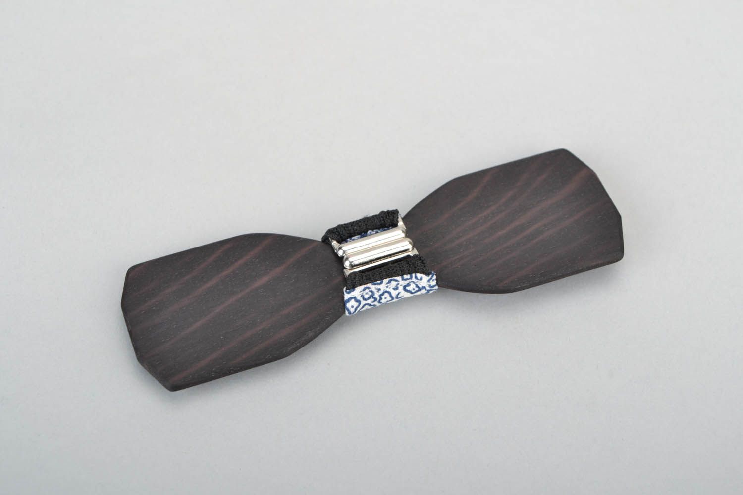 Wooden bow tie of black color photo 3