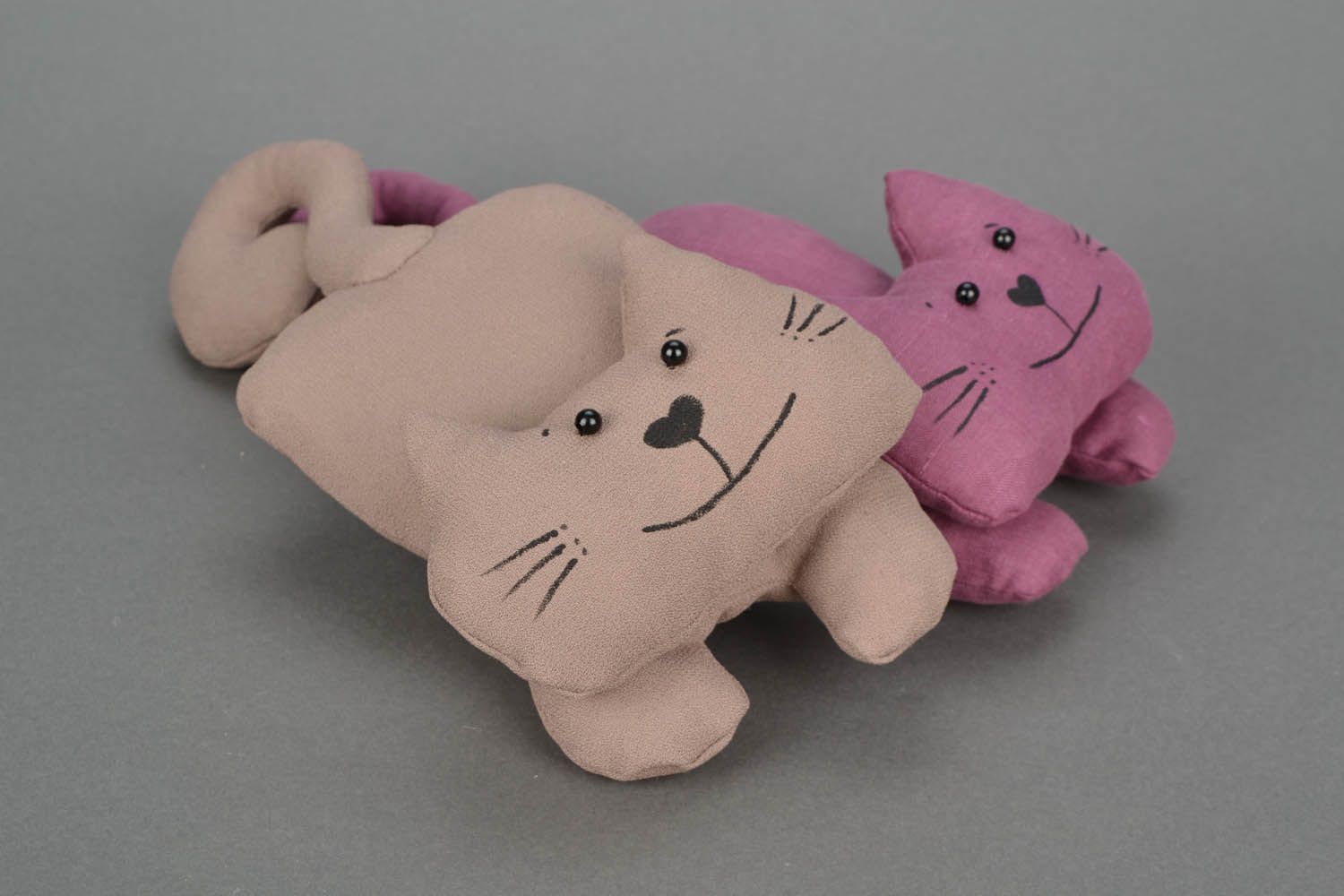 Peluche chat faite main Jouet en tissu original à suspendre Cadeau pour enfant photo 1