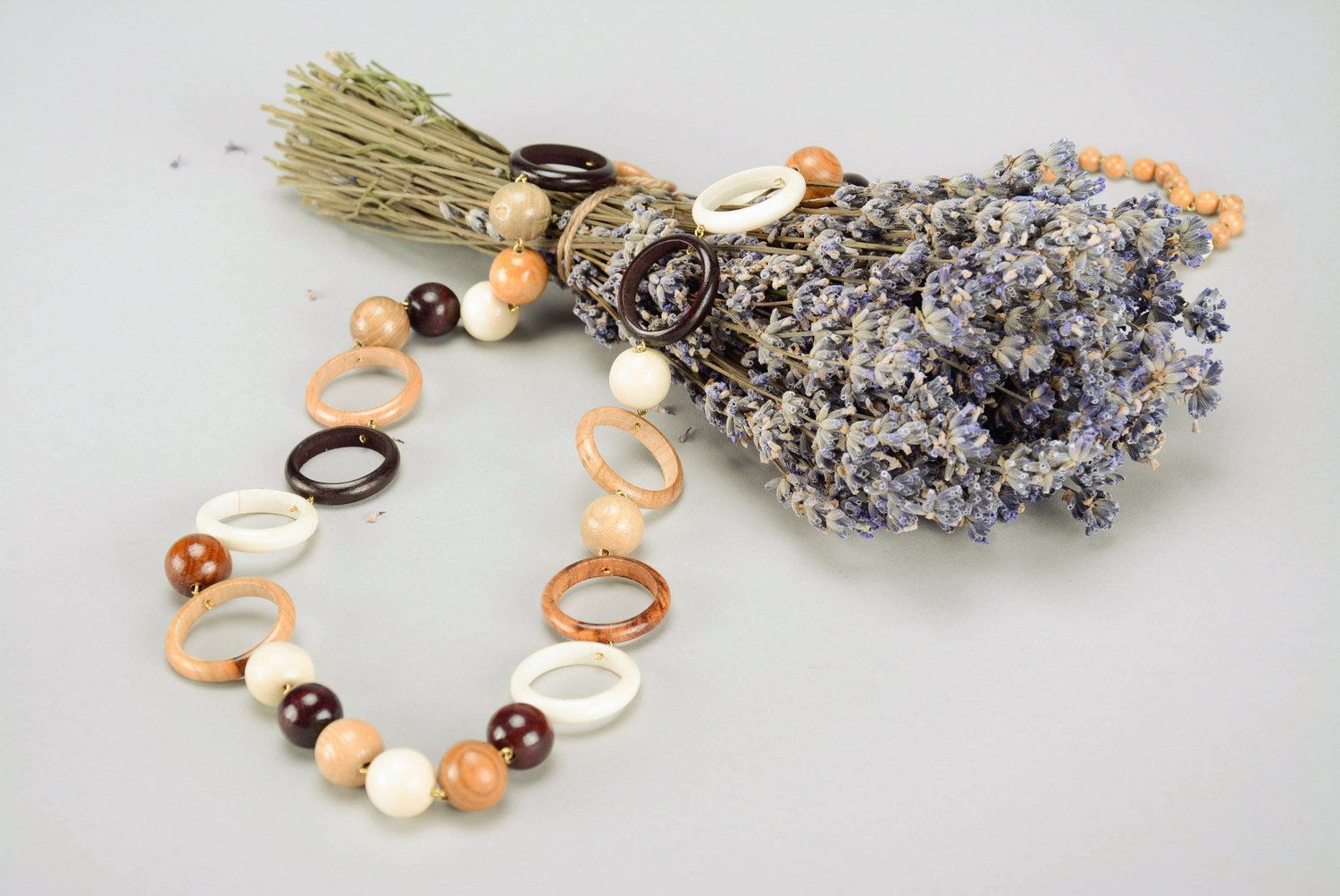 Wooden bead necklace photo 1