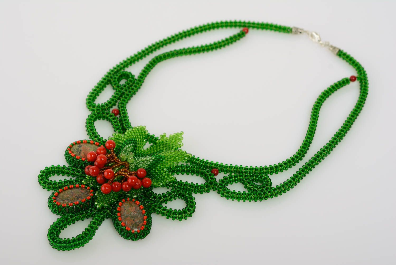 Handmade volume massive green and red beaded necklace with jasper and coral photo 1