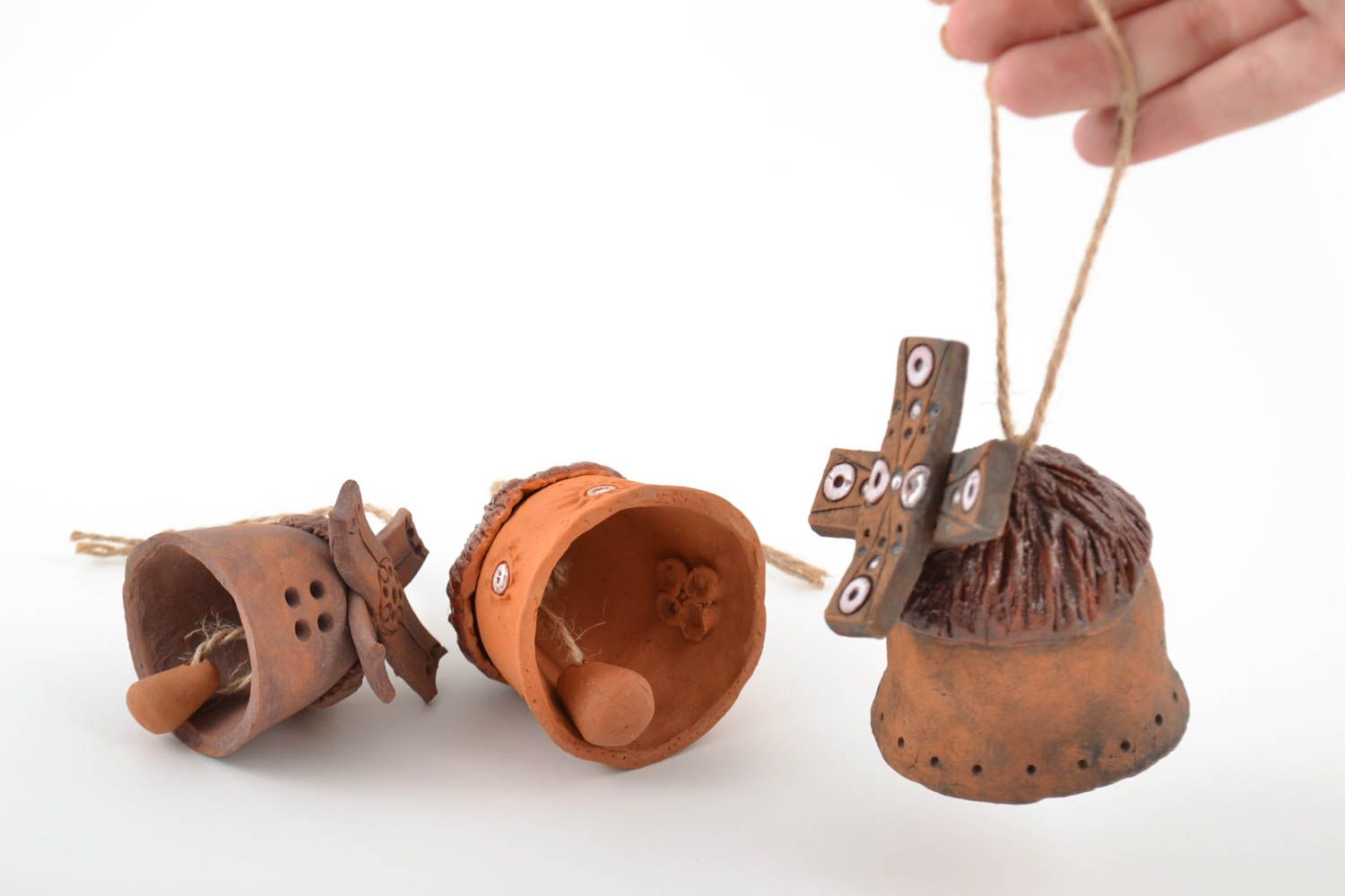 Conjunto de campanas de cerámica hechas a mano originales 3 piezas  foto 2