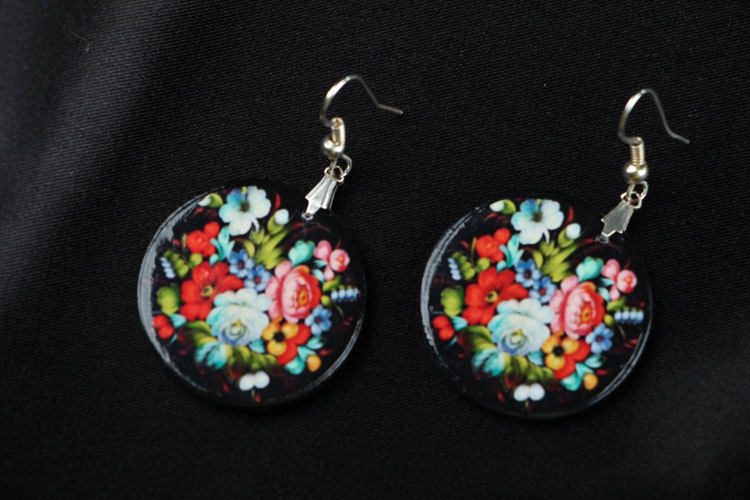 Round ethnic earrings made of polymer clay photo 1
