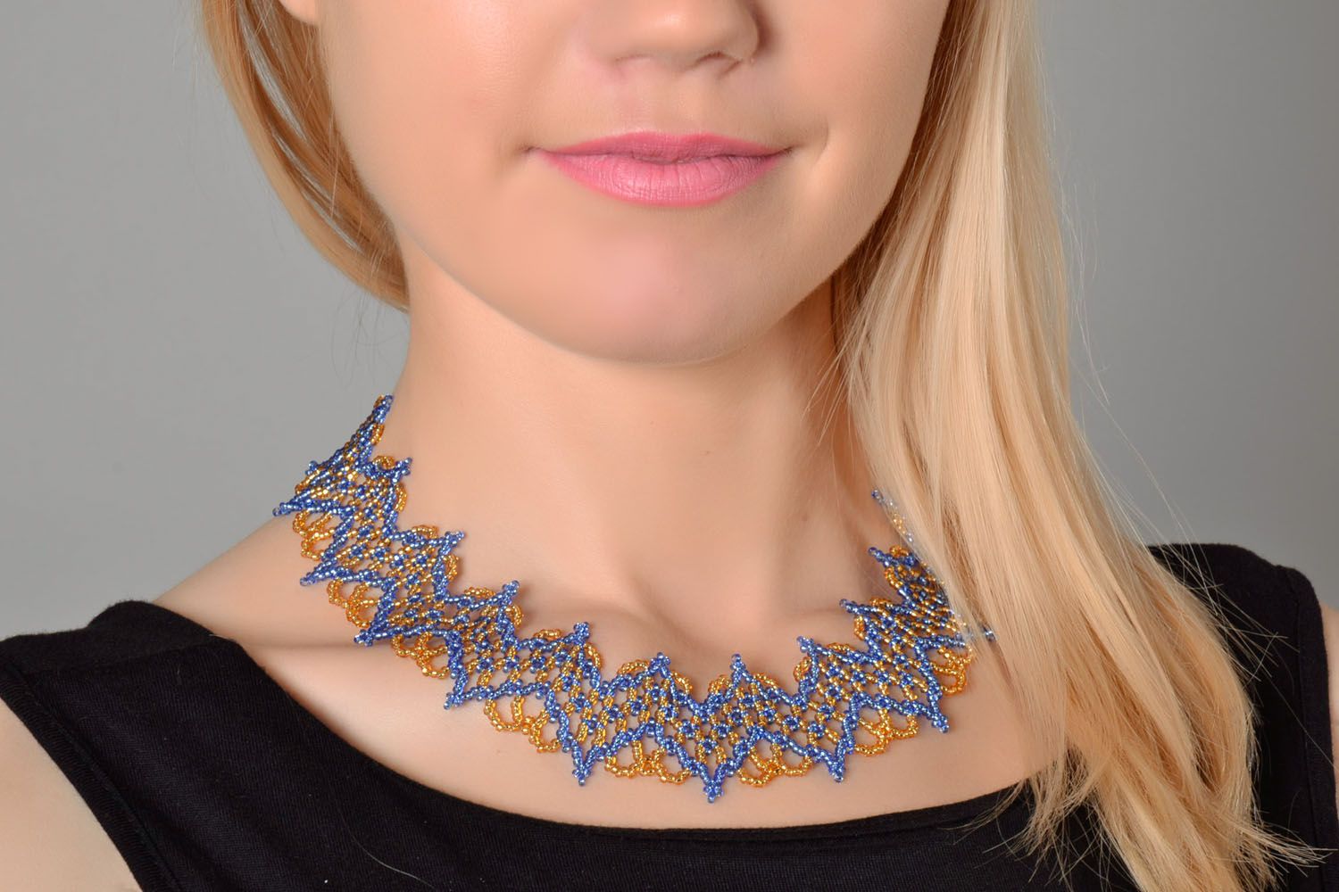 Lace beaded necklace photo 1