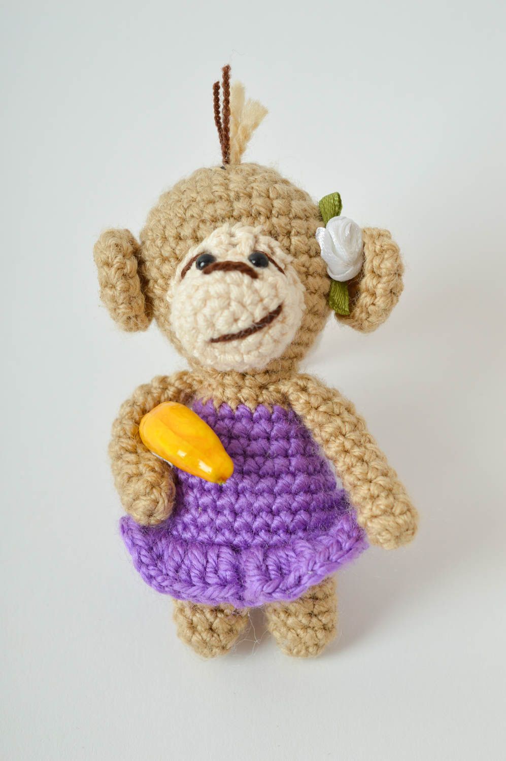 Jouet singe avec banane Peluche faite main tricotée Cadeau pour enfant photo 3