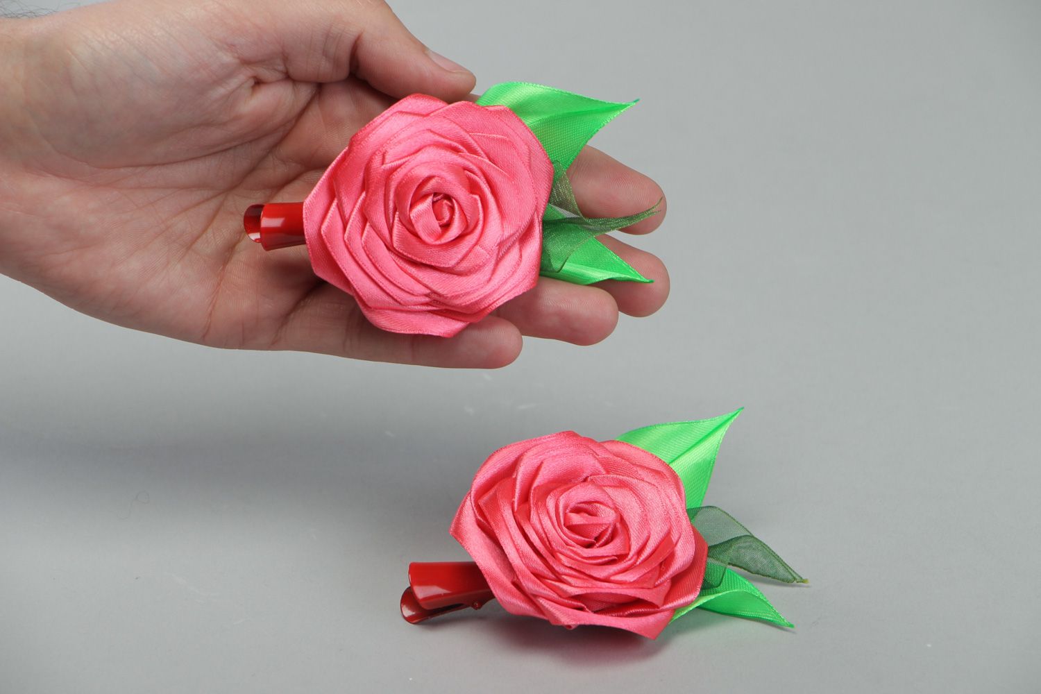 Set of handmade kanzashi satin ribbon flower hair clips 2 items photo 4