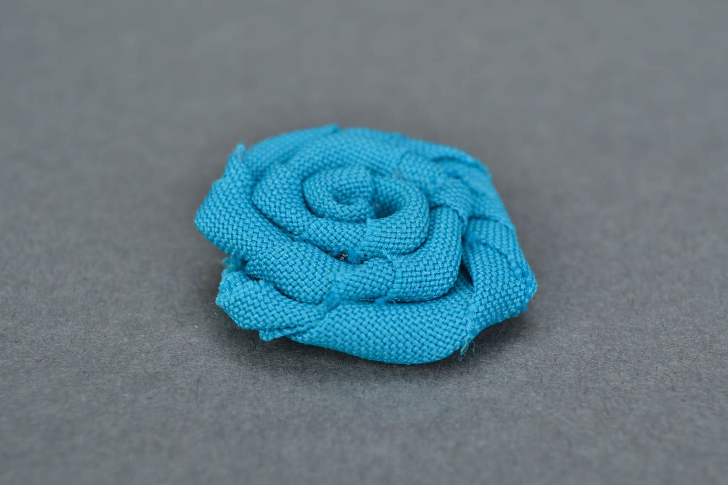 Rose en tissu bleue faite main fourniture pour accessoire broche ou barrette photo 3