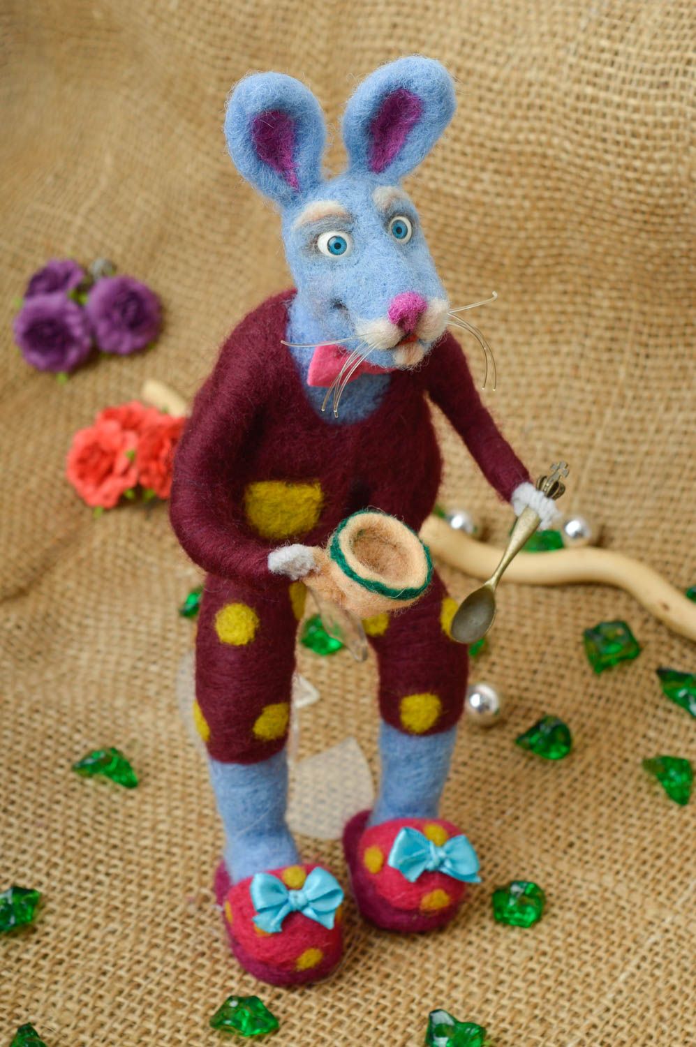 Handmade Kuscheltier Hase Designer Geschenk ausgefallenes Spielzeug gefilzt  foto 1