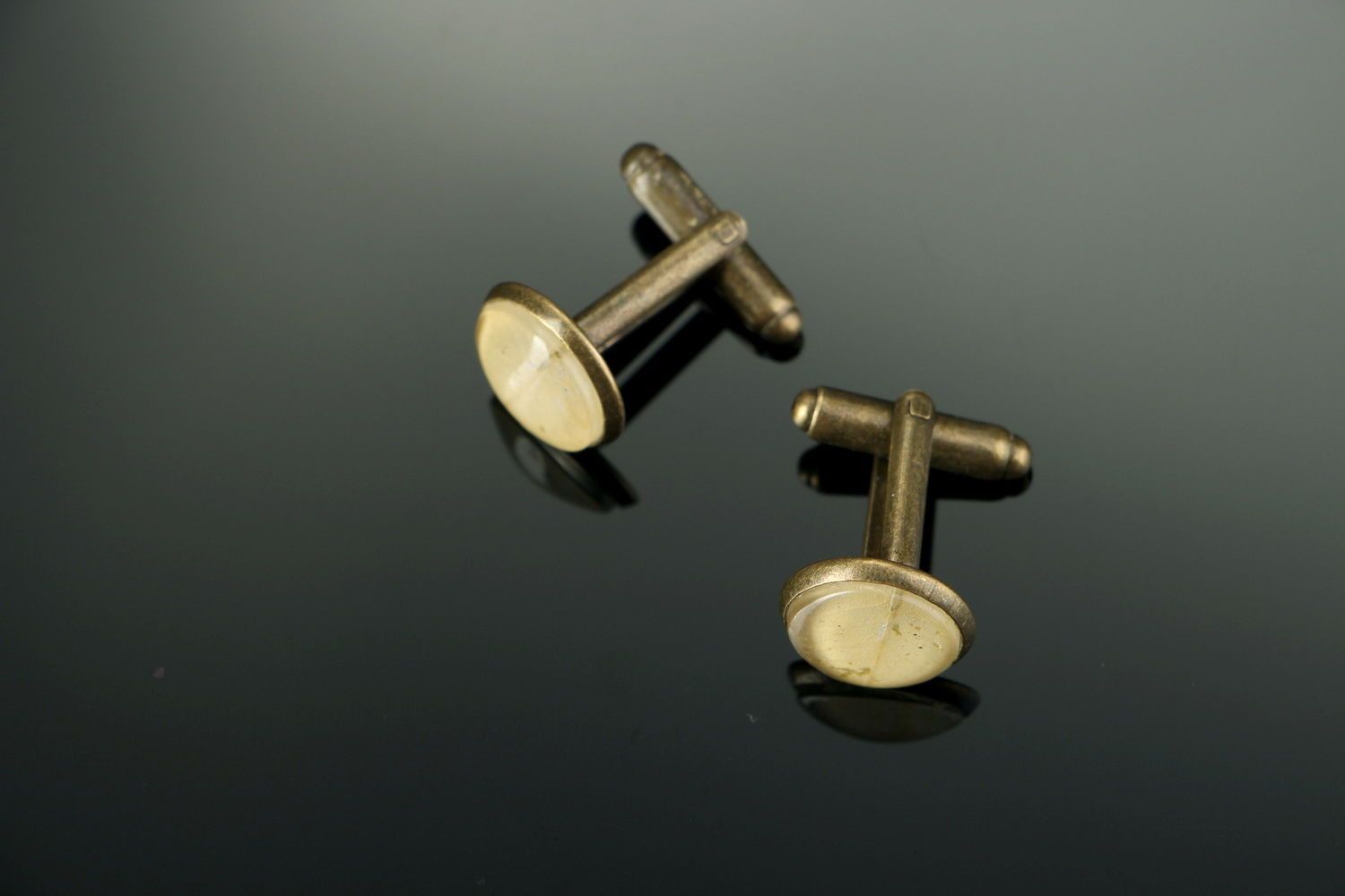 Cufflinks made of clover leaves photo 2