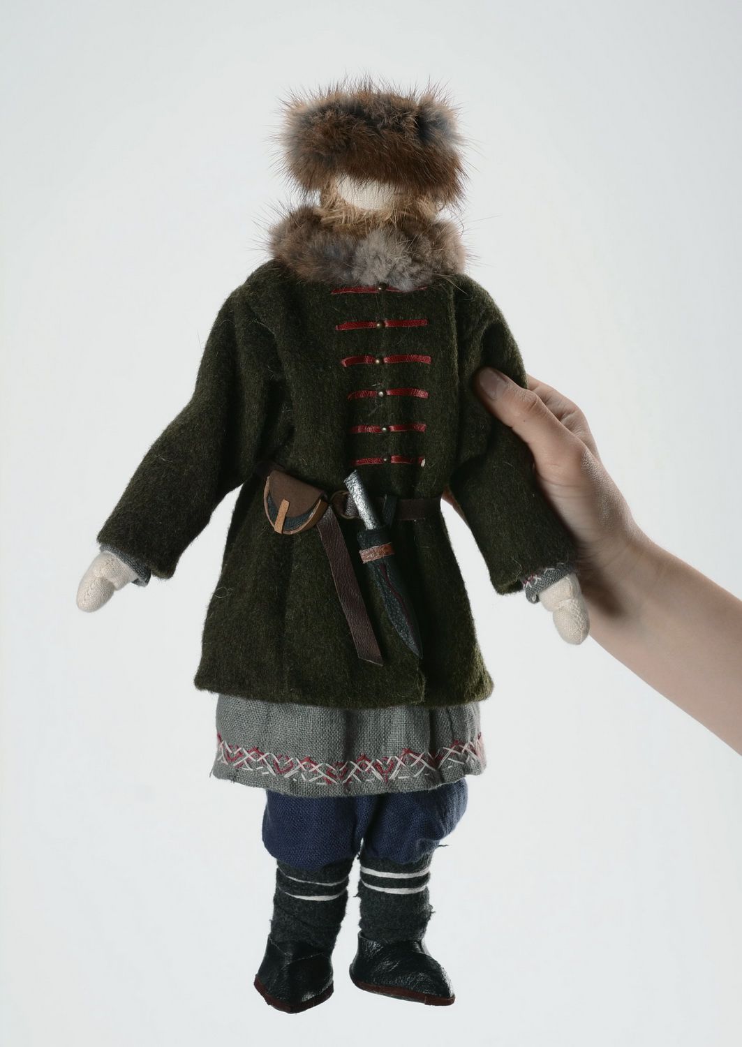 Интерьерная кукла Охотник времен Киевской Руси фото 5