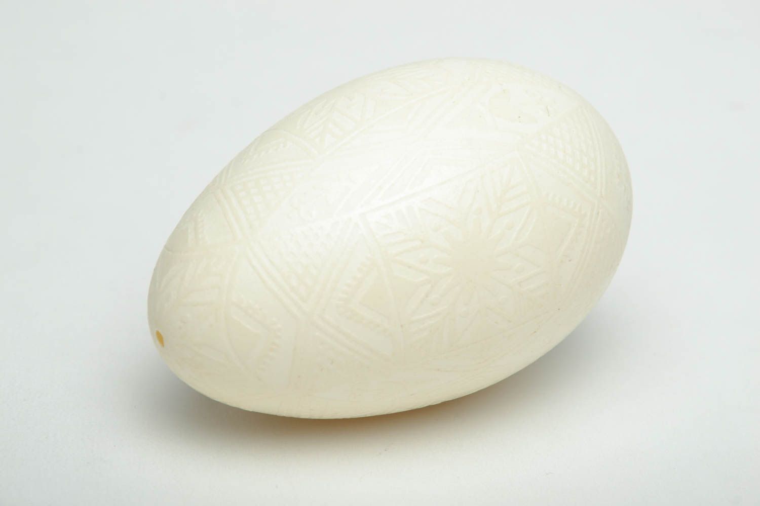 Weiße Osterei mit Perforation foto 4