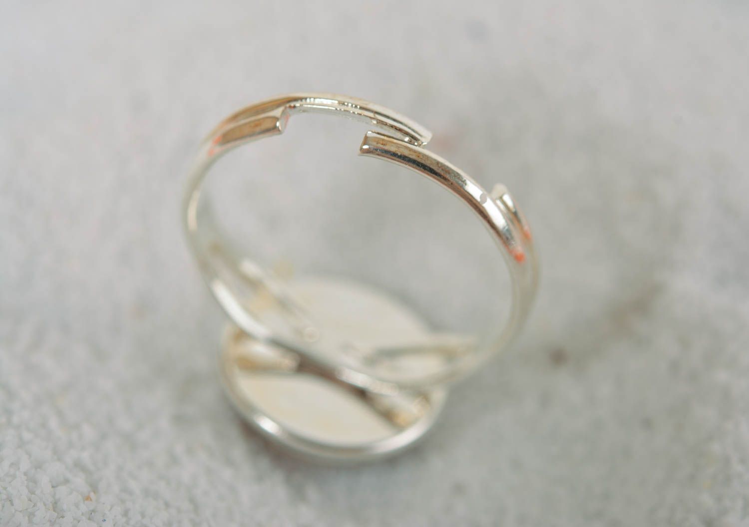 Handmade Metall Ring Epoxidharz Schmuck Accessoire für Frauen modisch  foto 4