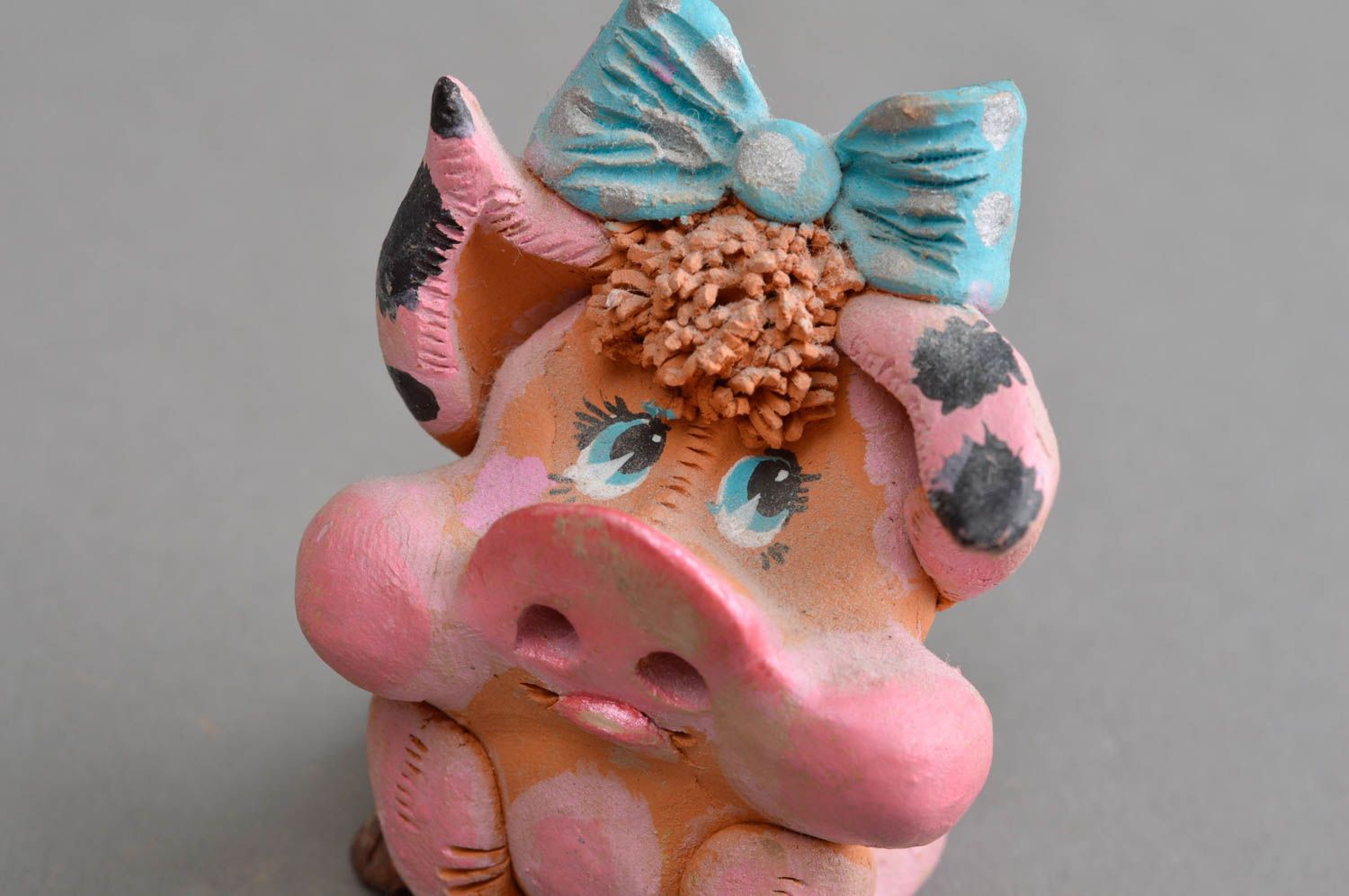 Keramik Souvenir Deko Statuette aus Ton lustiges Schwein rosa blau handmade foto 5