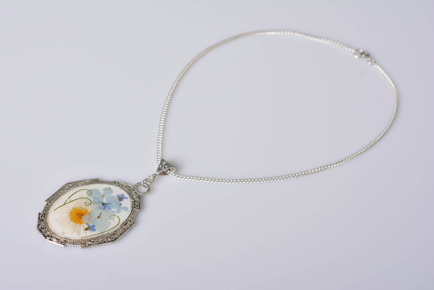 Elegant botanic pendant handmade pendant with natural flowers botanic jewelry photo 4