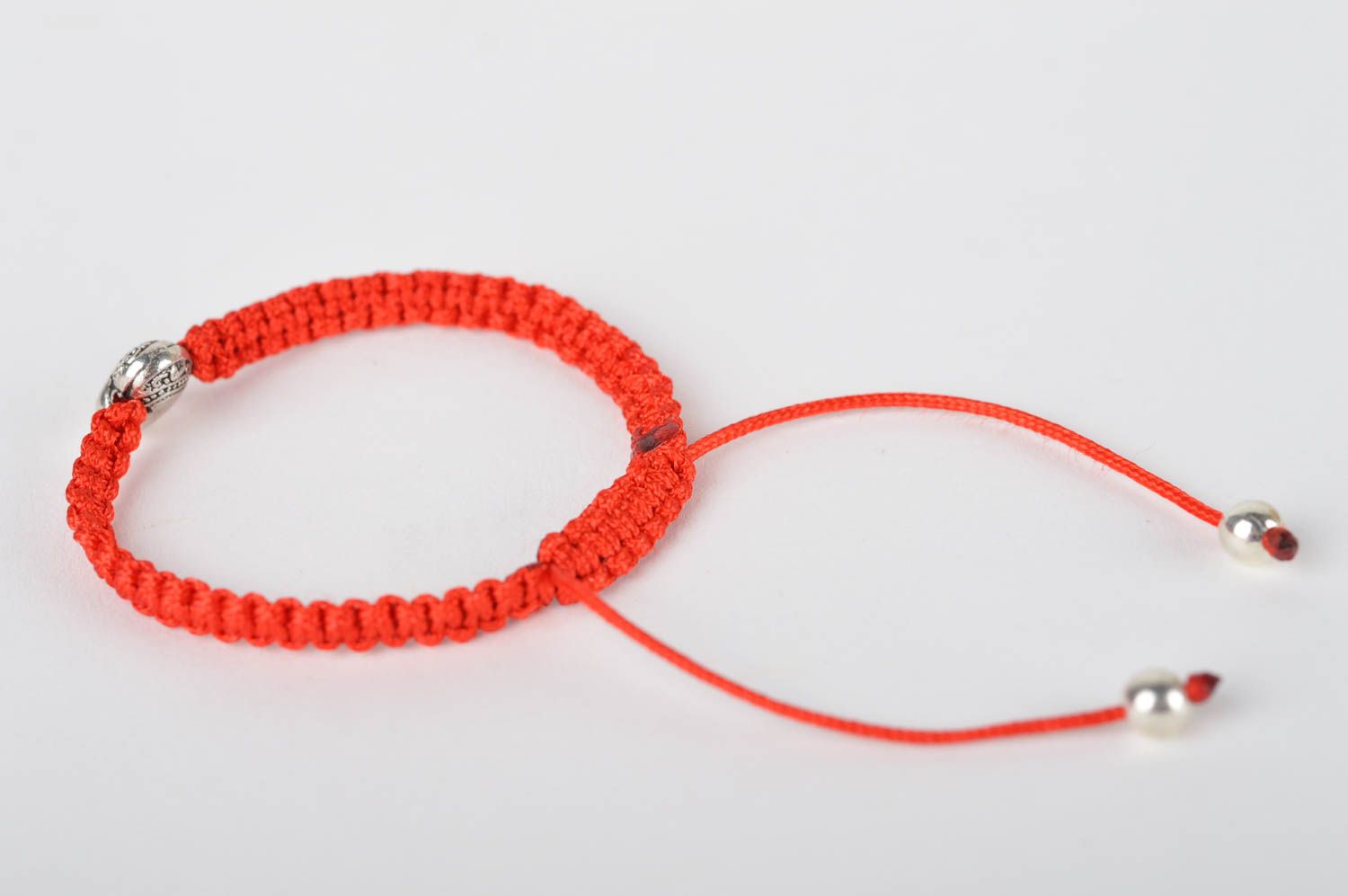 Pulsera artesanal roja pulsera de hilo accesorio para mujer Corazón de metal foto 5