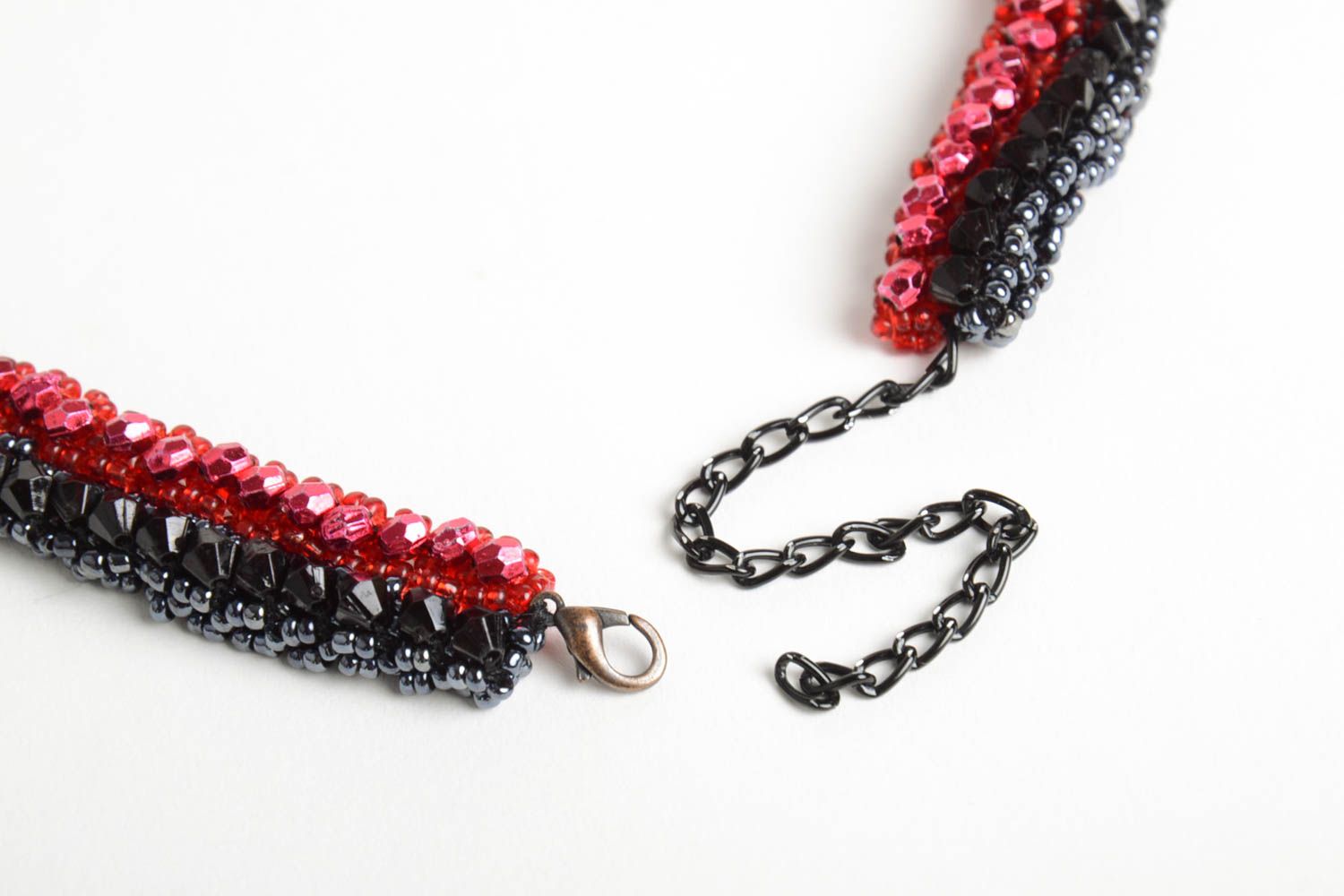 Collier perles rocaille Bijou fait main rouge noir Accessoire femme cadeau photo 3