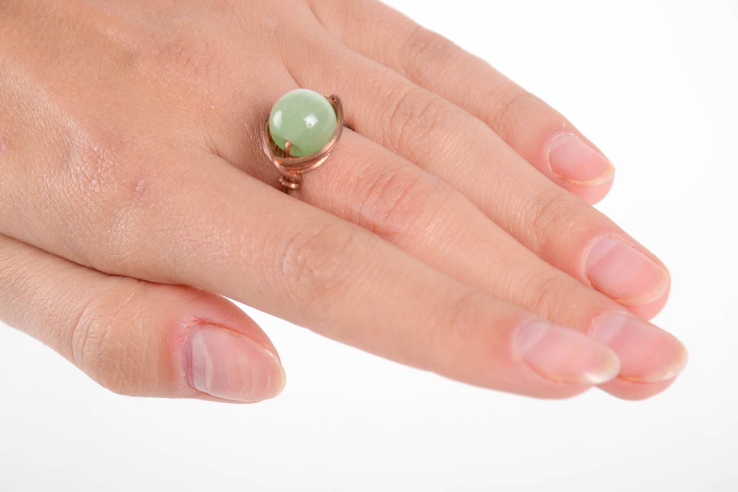 Stilvoller Metall Schmuck Ring am Finger aus Kupfer Damen Modeschmuck wire wrap  foto 2