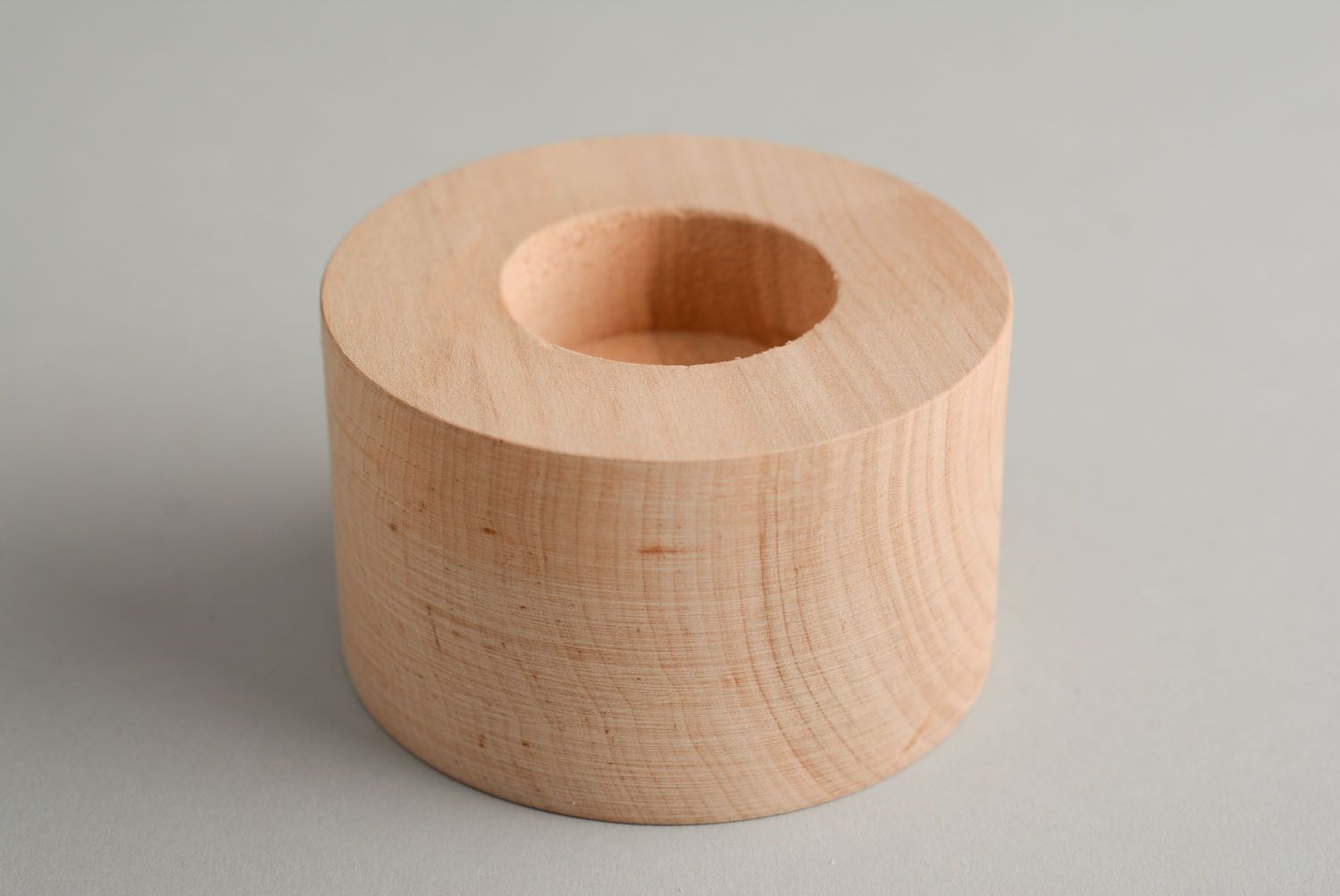Base de madera con forma del candelero foto 4