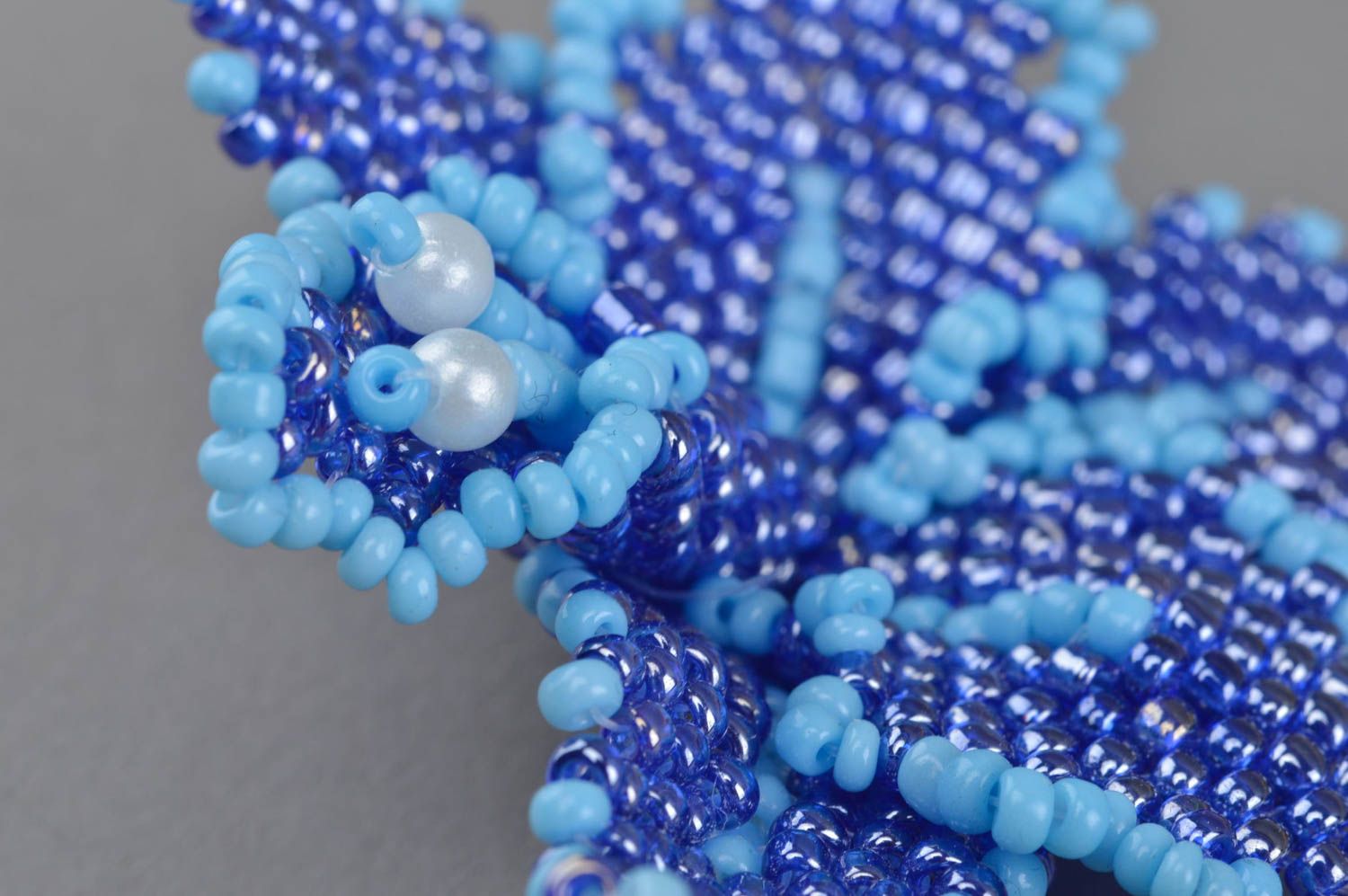Broche fleur en perles de rocaille faite main bleue design cadeau pour femme photo 5
