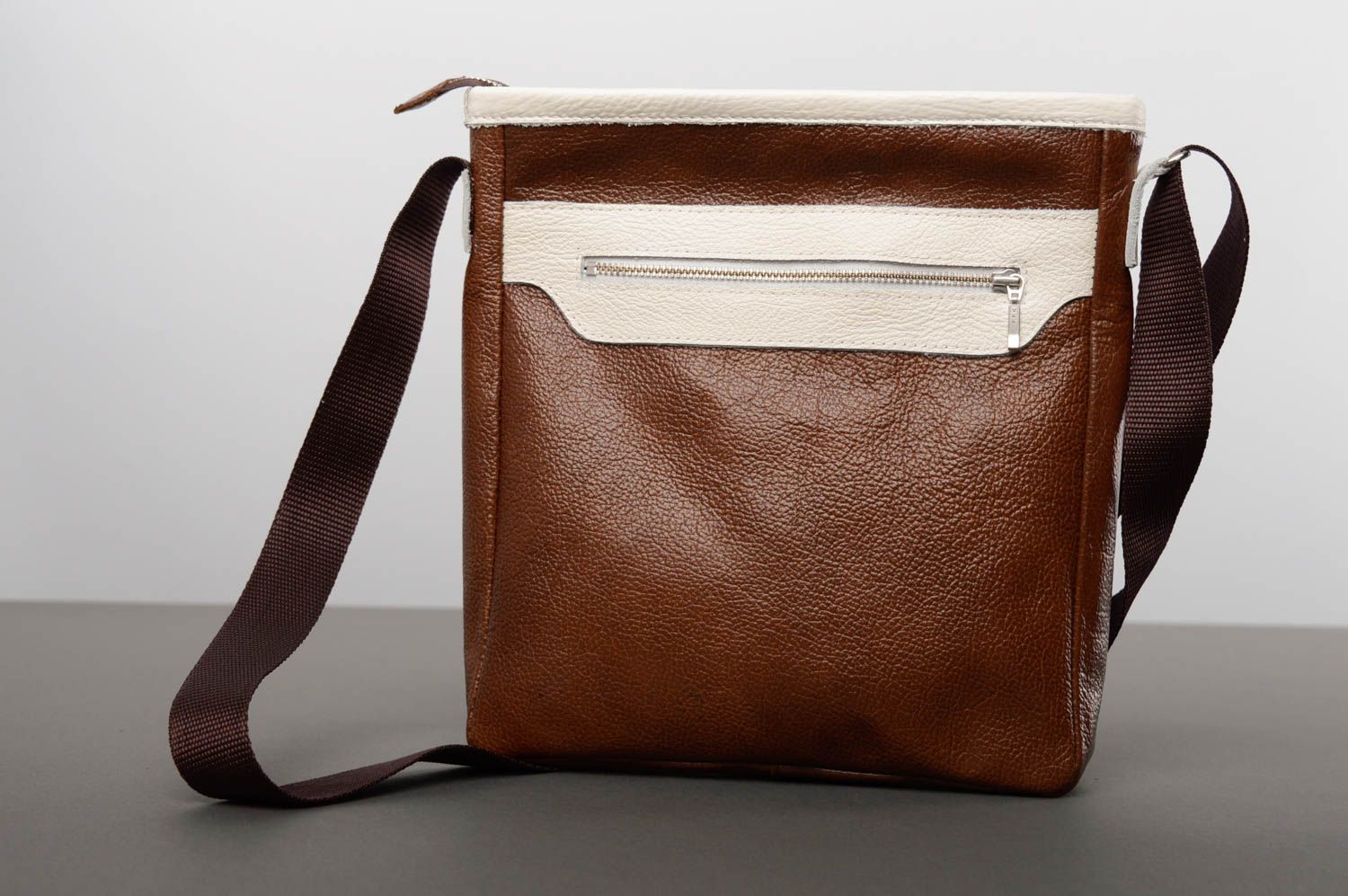 Brown leather bag photo 1
