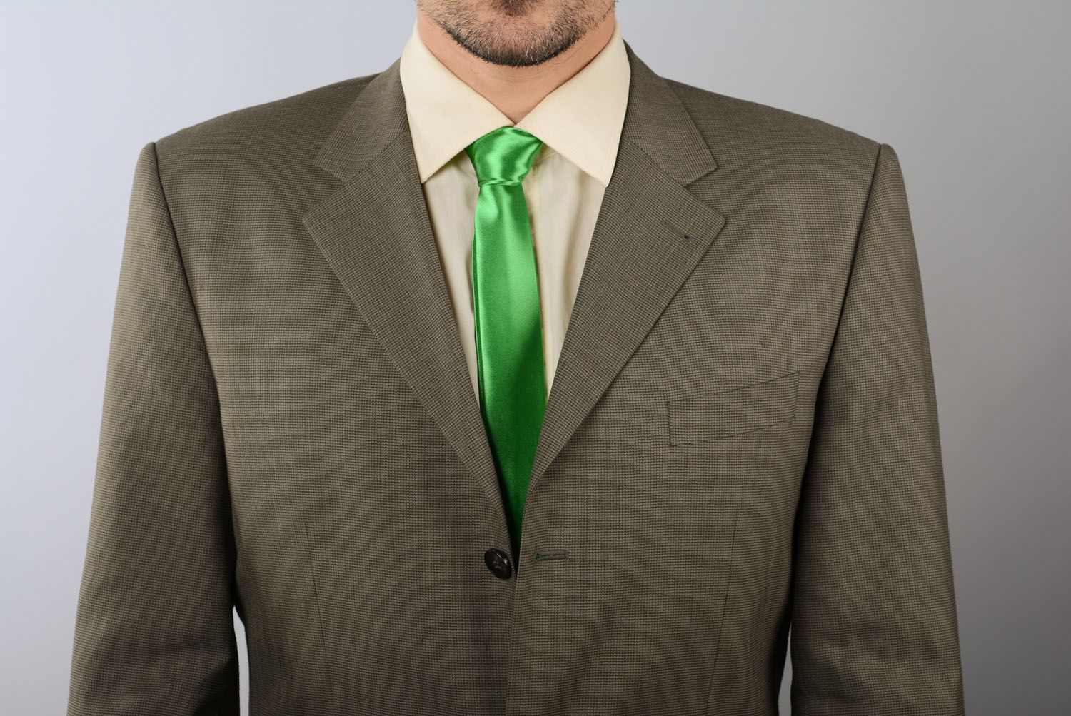 Cravate en satin verte faite main photo 4