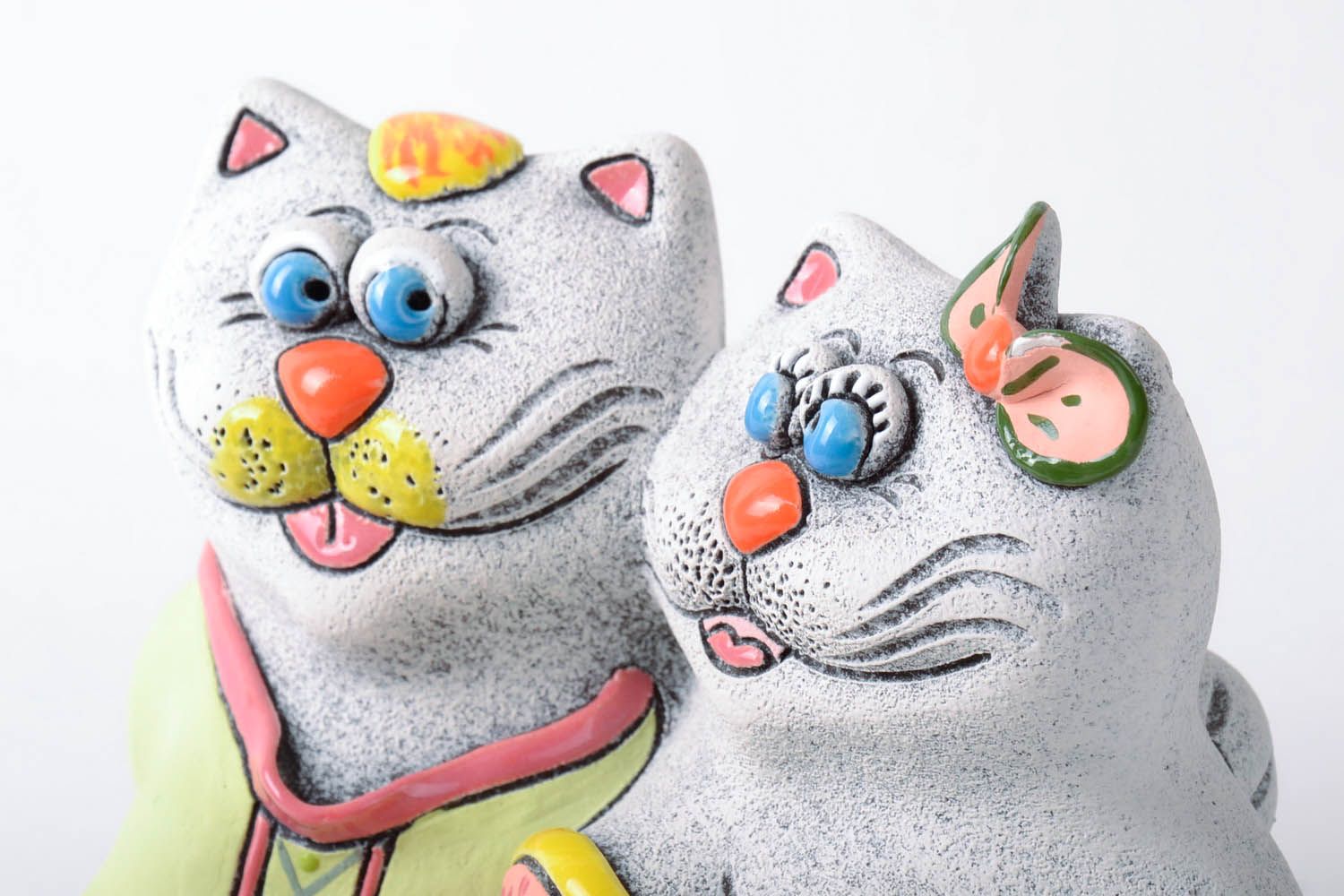 Gatti innamorati salvadanaio fatto a mano in ceramica dipinto a mano idea regalo foto 2