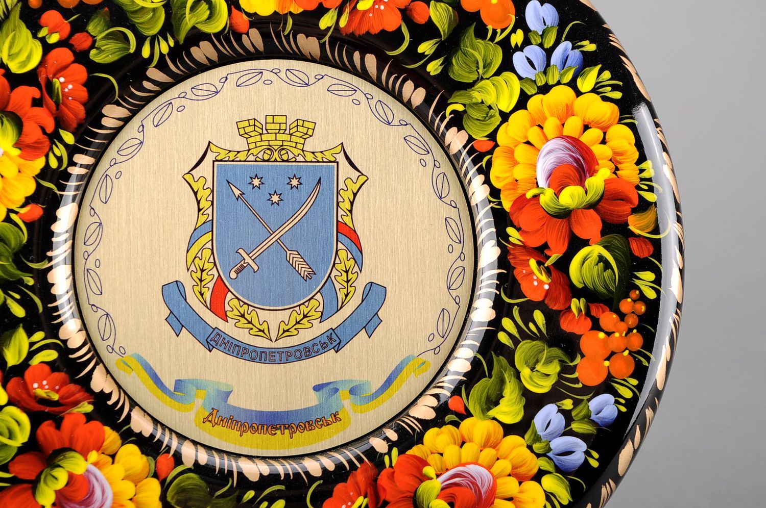 Decorative painted plate photo 3