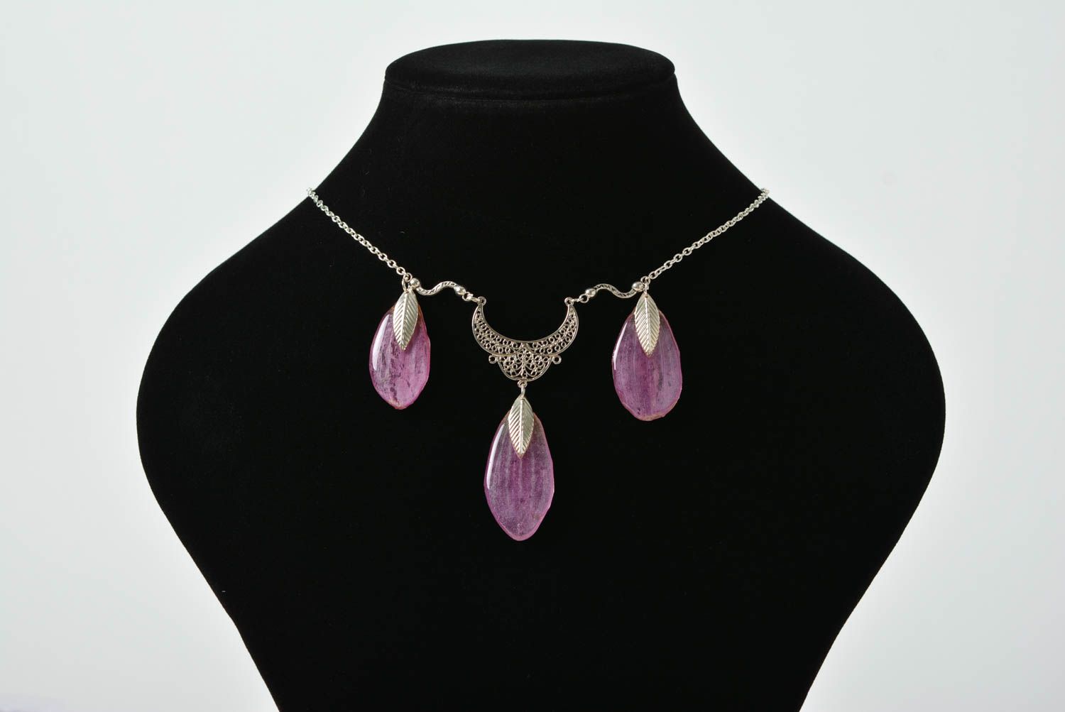 Handmade designer jewelry set botanical earrings and necklace in epoxy photo 2