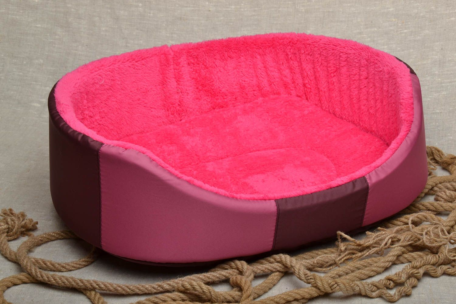 Bed for cats and dogs photo 1