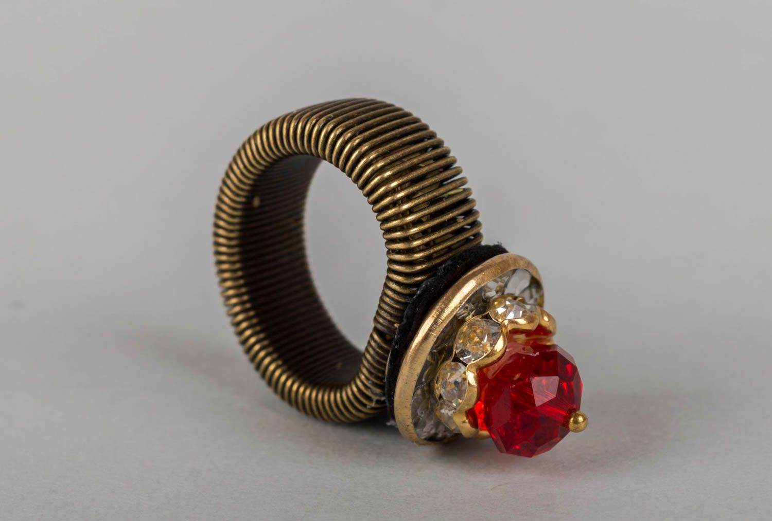 Handmade red stylish elegant massive ring made of brass with Czech crystal photo 5
