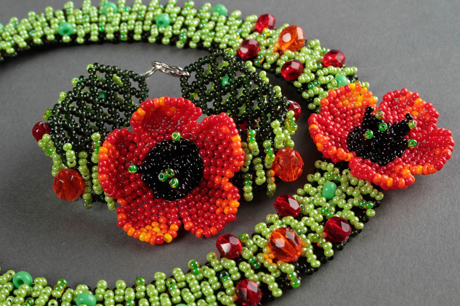 Collier design Bracelet fantaisie Bijoux fait main Pavots vert rouge cadeau photo 3