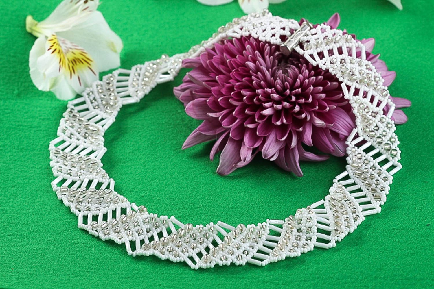 Damen Halskette in Weiß Schmuck Collier aus Glasperlen Geschenk für Frauen foto 1