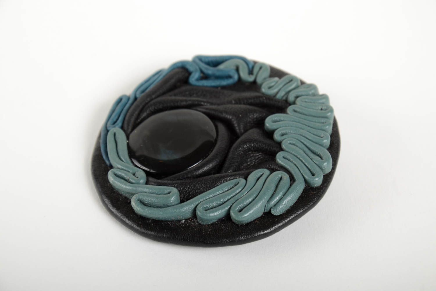 Designer Accessoire handmade runde schöne Brosche Leder Accessoire für Frauen foto 3
