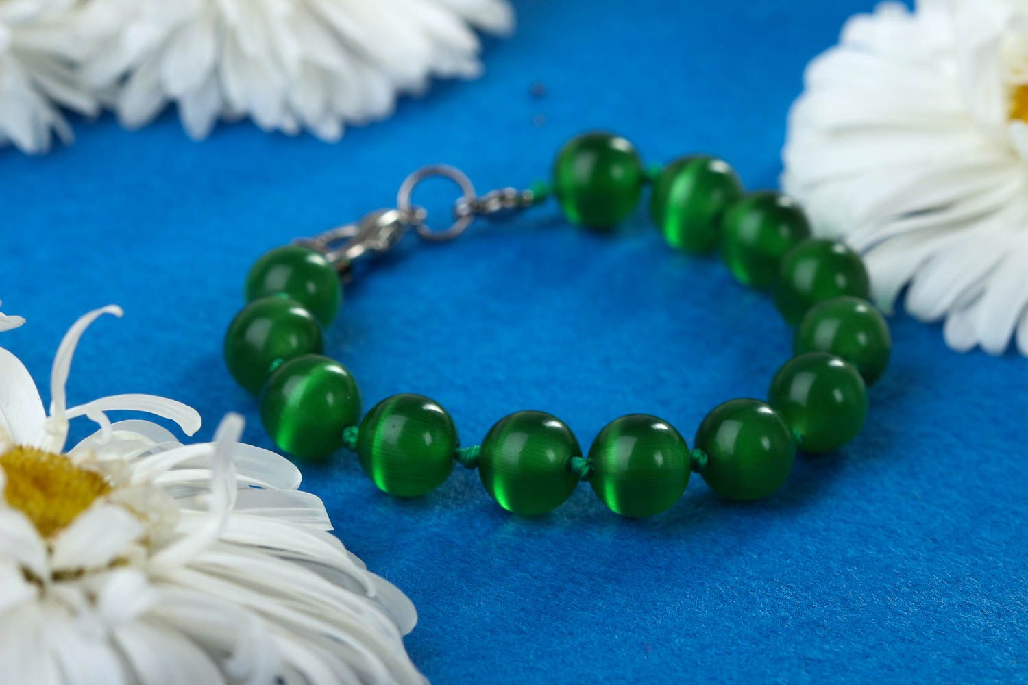 Зеленый браслет из бусин ручная работа браслет на руку модный женский аксессуар фото 1