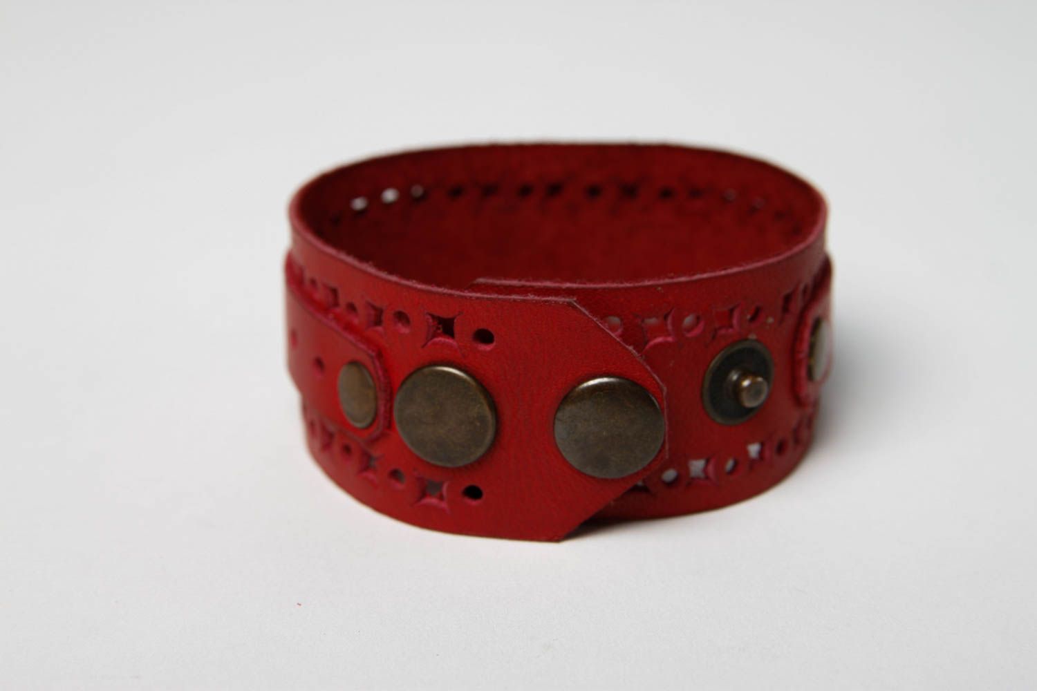Bracelet cuir Bijou fait main large rouge design Accessoire en cuir original photo 4