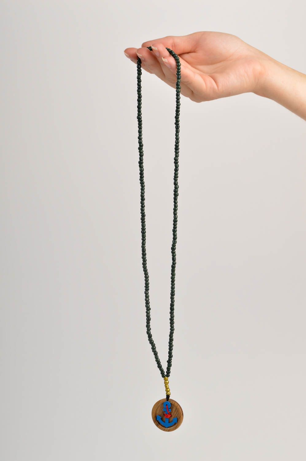Pendentif fantaisie Bijou fait main perles noires bois ancre Accessoire femme photo 2