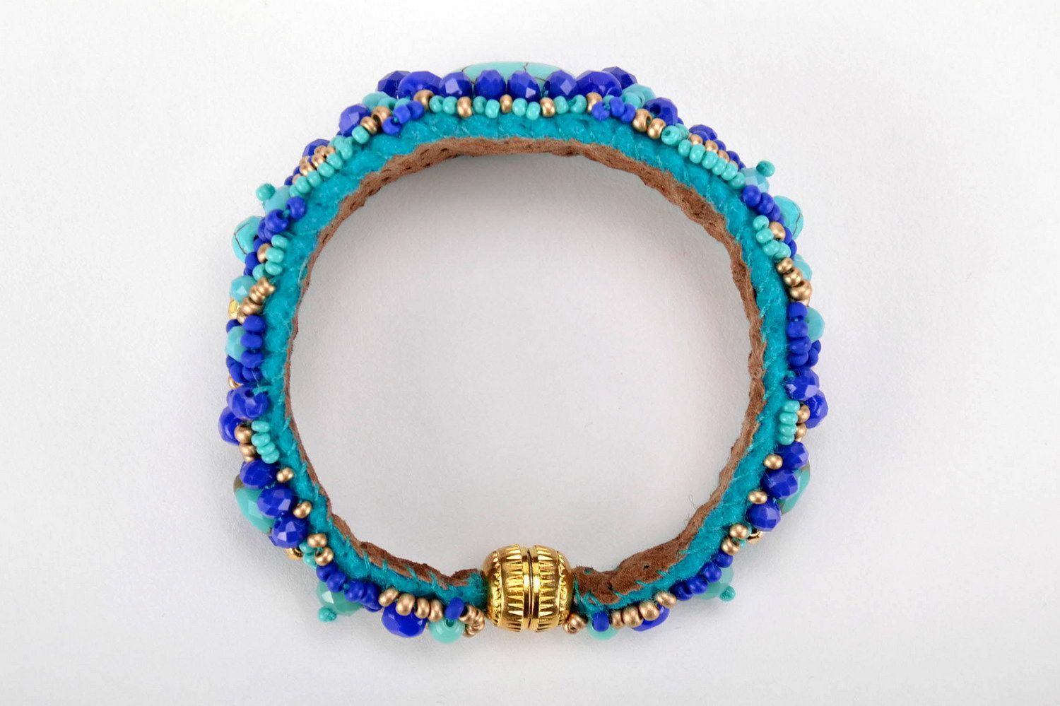 Bracelet en cristaux bleus, perles de rocaille et turquoise fait main photo 3