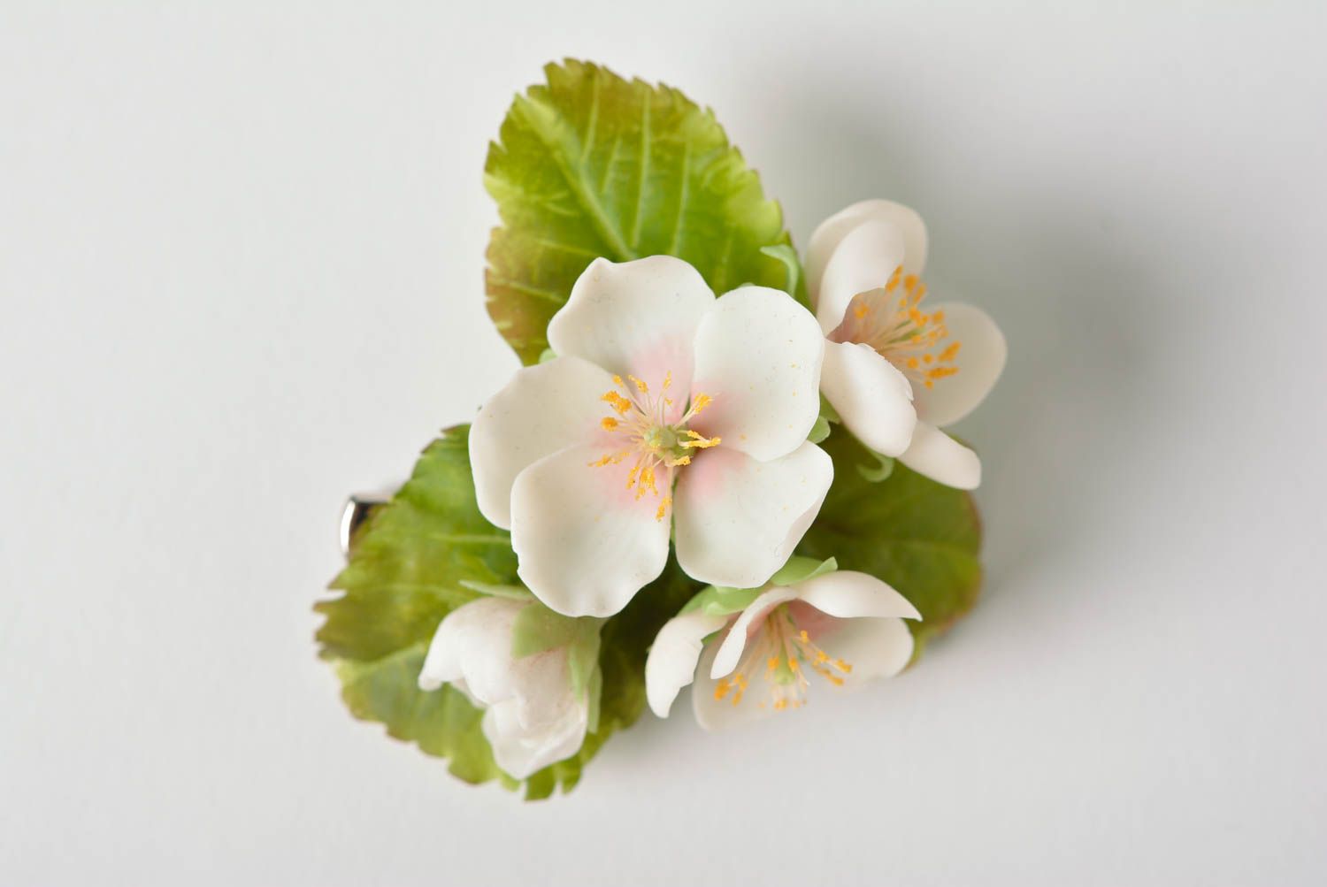 Broche-barrette en pâte polymère faite main belle originale fleur de pommier photo 5