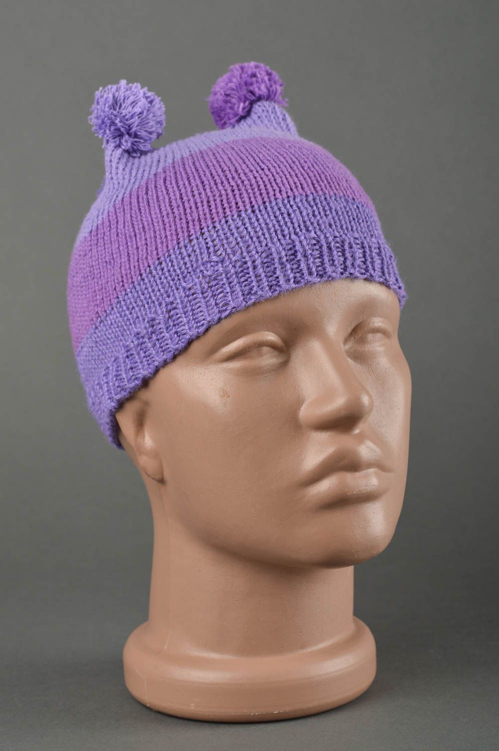 Bonnet violet fait main Bonnet pour garçon tricoté au crochet Vêtement enfant photo 1