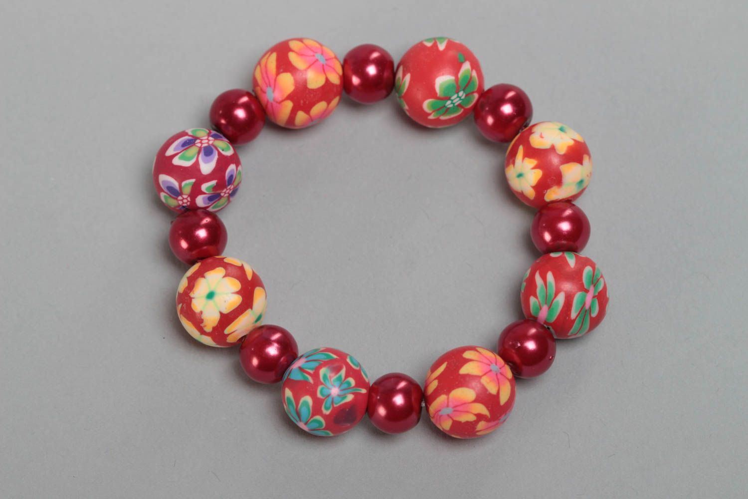 Bracelet en pâte polymère rouge à motif floral fait main pour fillette photo 2