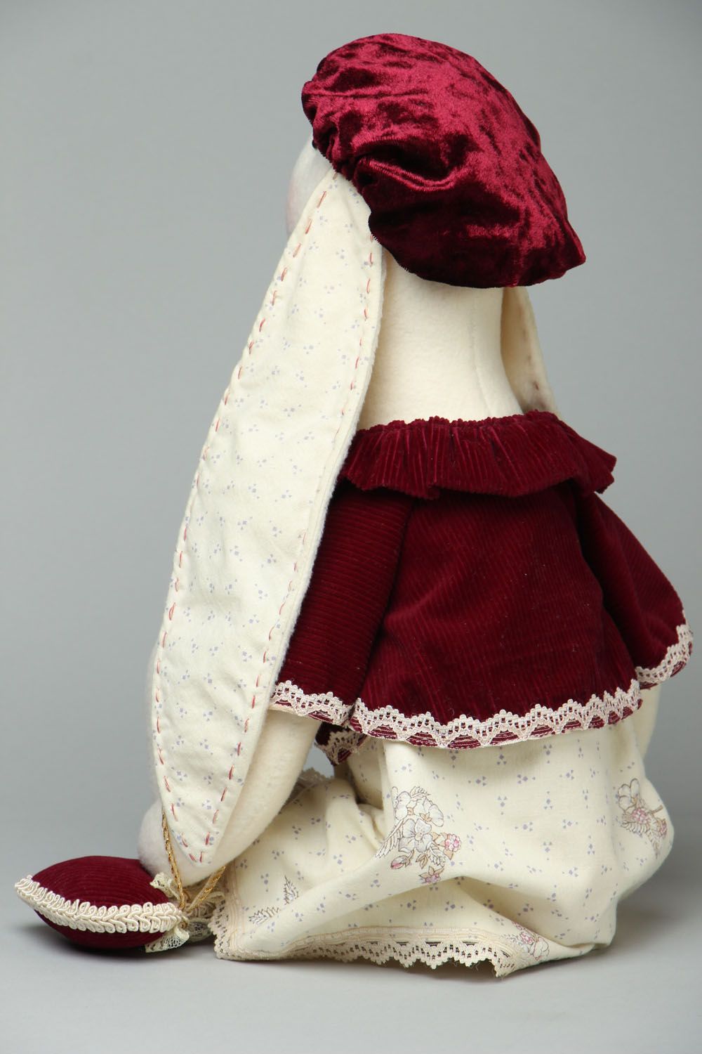 Kuscheltier Hase mit Baskenmütze foto 3