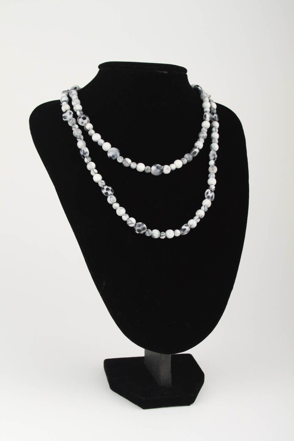 Collier perles fantaisie Bijou fait main gris-blanc 2 rangs Cadeau femme photo 1