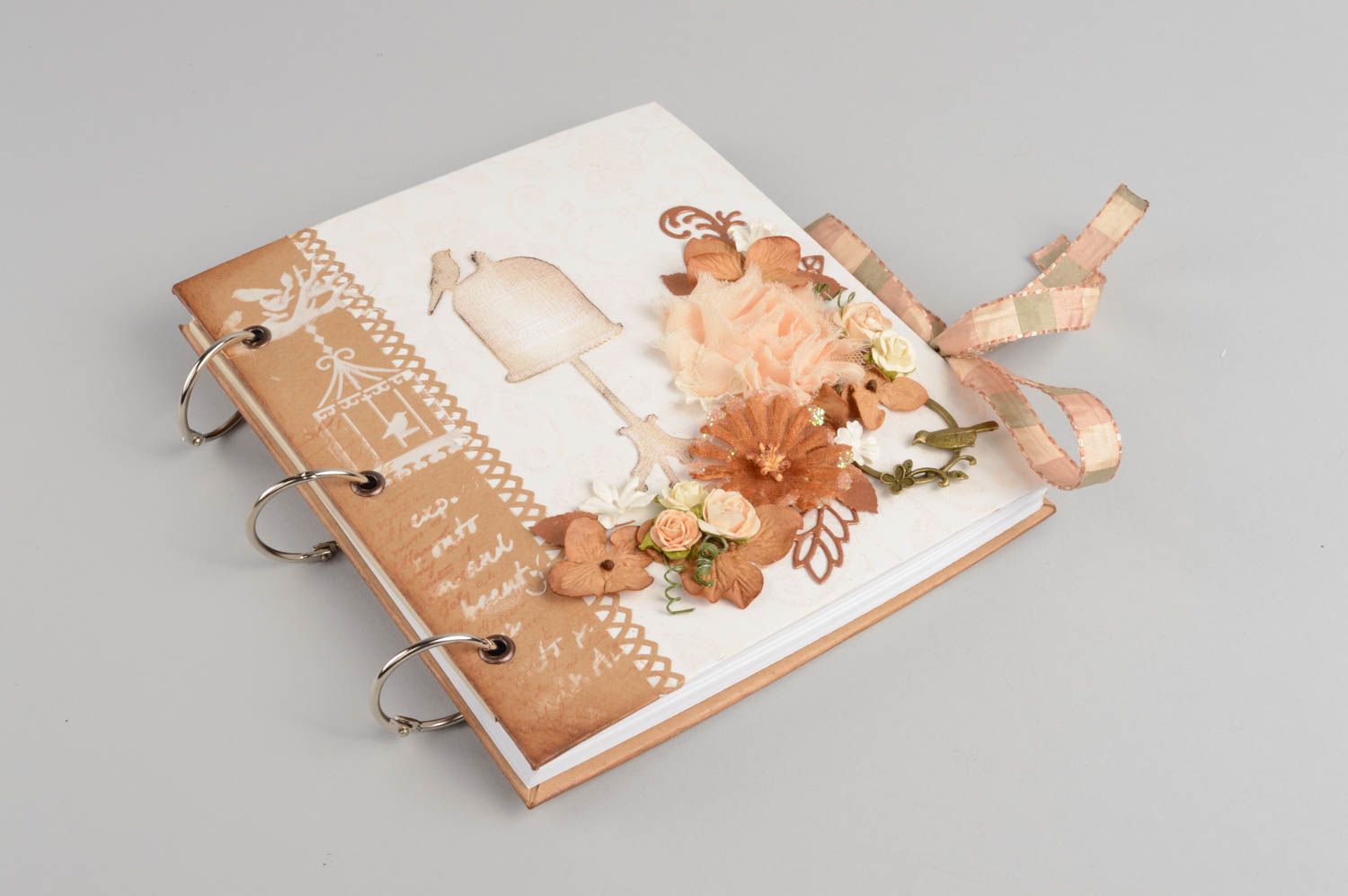 Kleines schönes Gästebuch zur Hochzeit aus Pappe handmade braun mit Blumen  foto 2