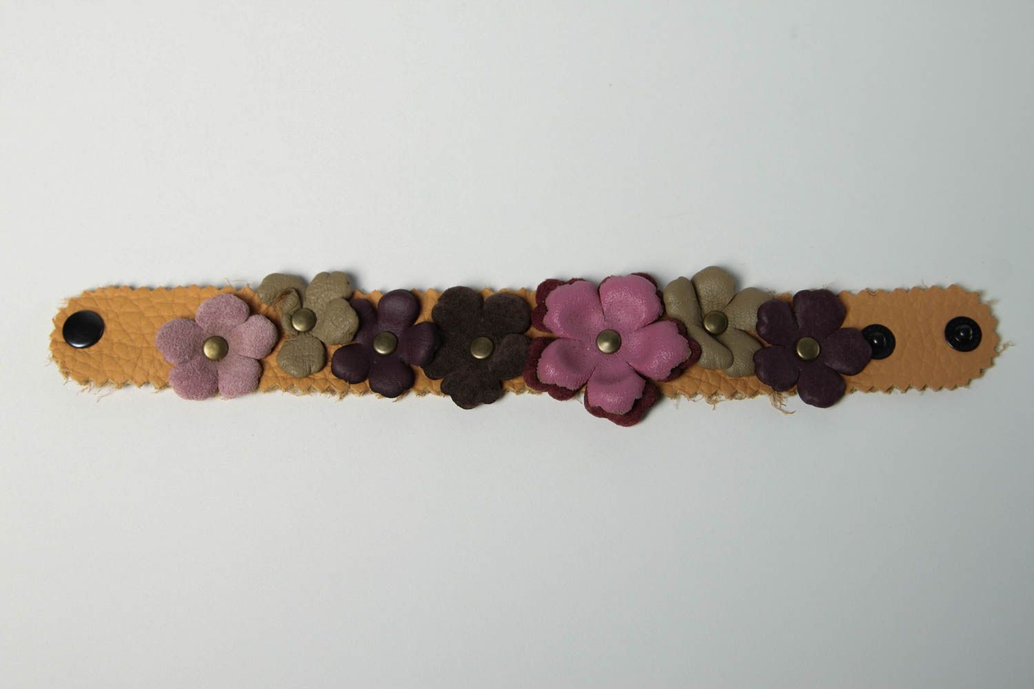 Bracelet cuir fait main Bracelet design fleurs multicolores Accessoire en cuir photo 3