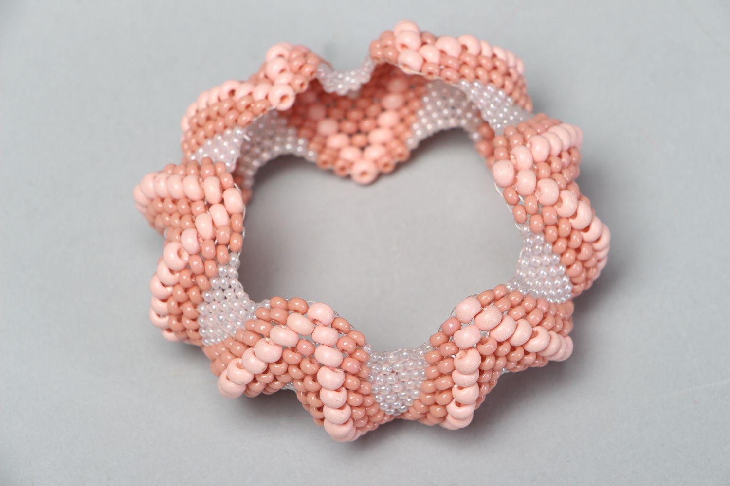 Bracelet en perles de rocaille original rose pastel fait main photo 2